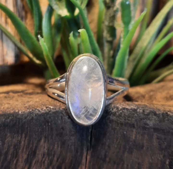 RAINBOW MOONSTONE RING SIZE 7(N) GS1435