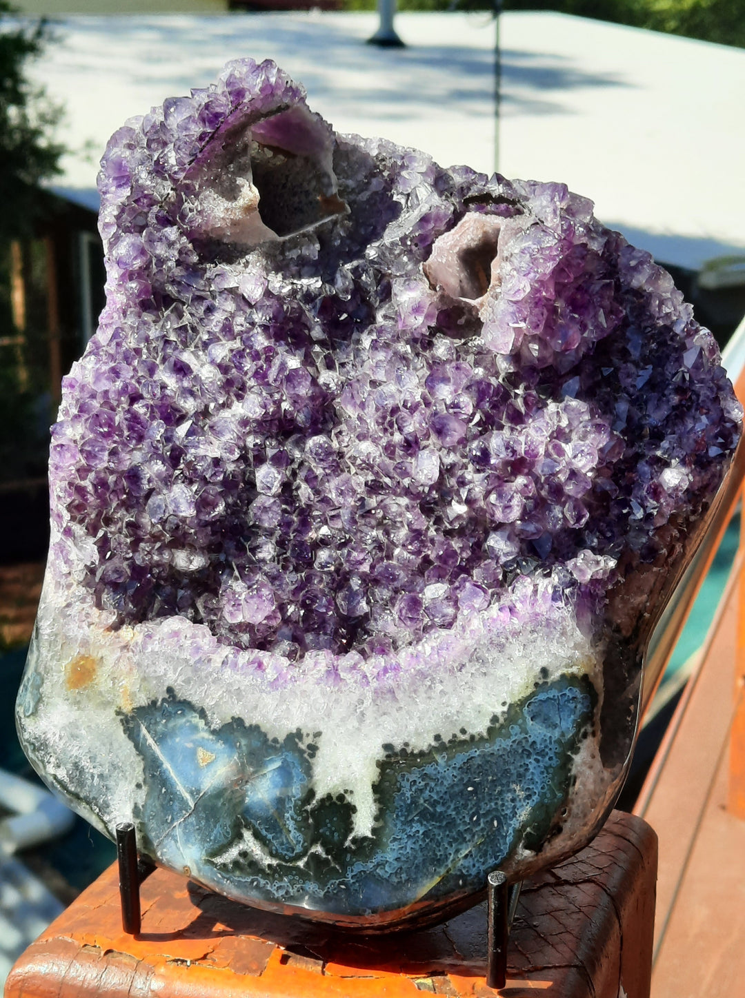 Amethyst Geode (1.960 kilograms)