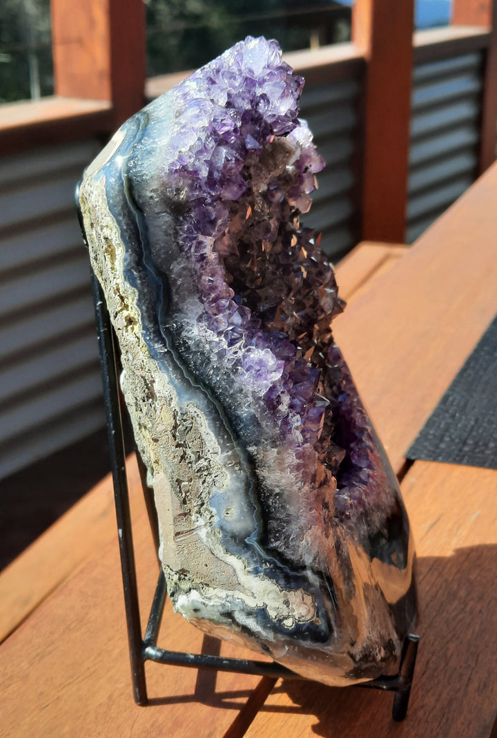 Amethyst Geode (1.960 kilograms)