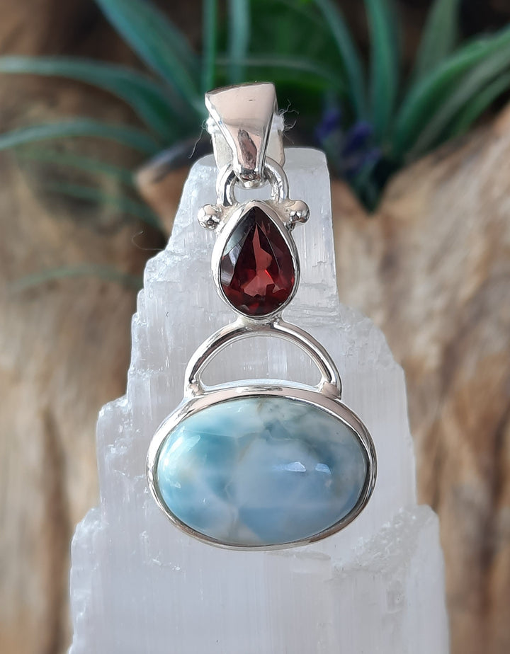 LARIMAR GARNET PENDANT GS2559