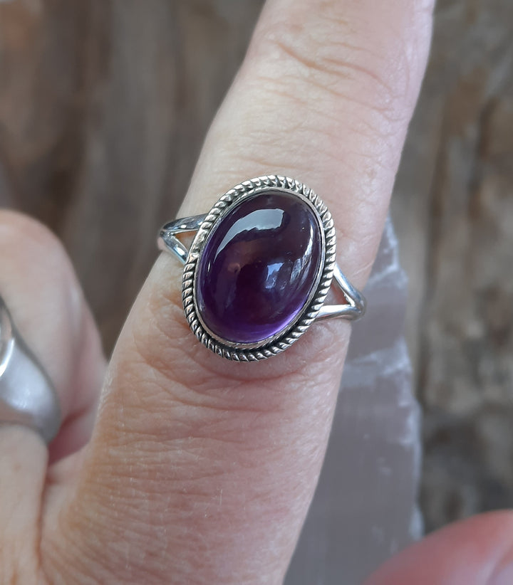 AMETHYST RING SIZE 8.5(Q) GS2402