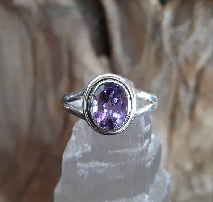 AMETHYST RING SIZE 7.5(O) GS2406