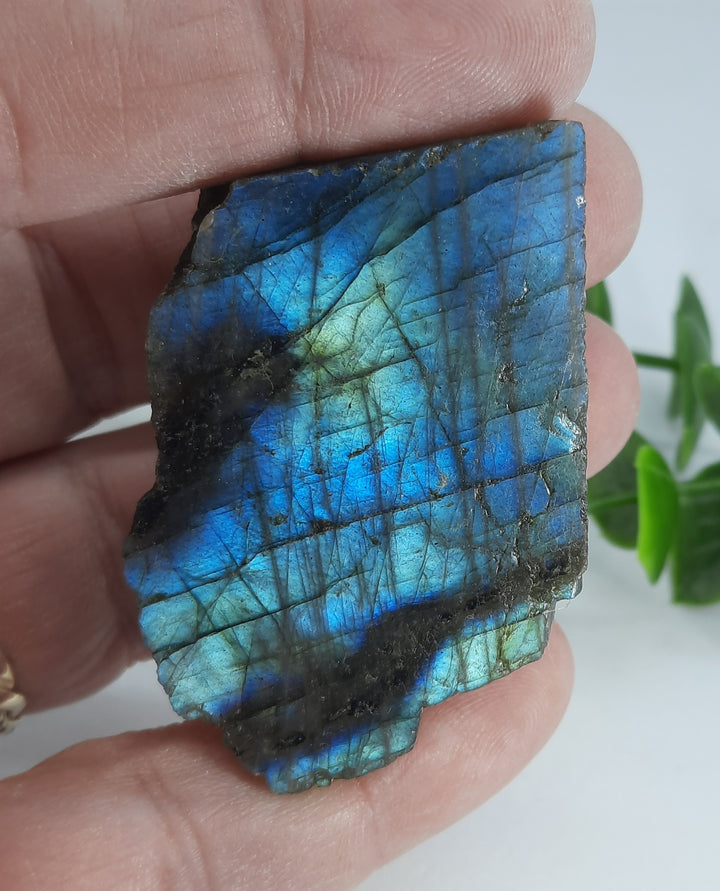 Labradorite (36 grams)