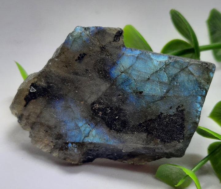 Labradorite (36 grams)