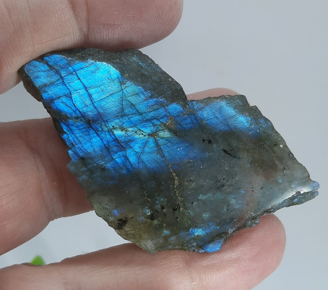 Labradorite (33 grams)