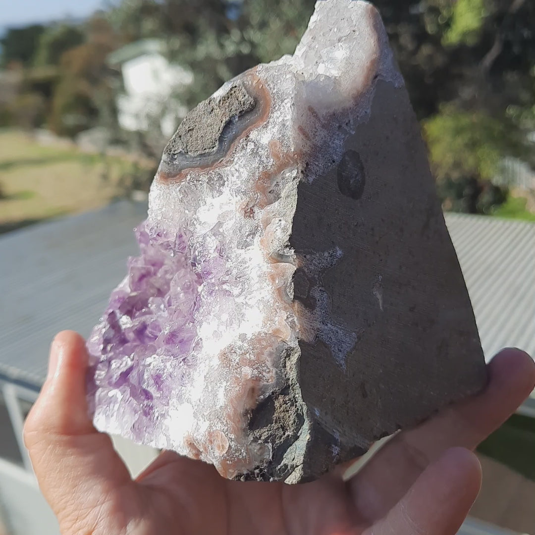 Amethyst Geode (1.128 kilograms) STZ375